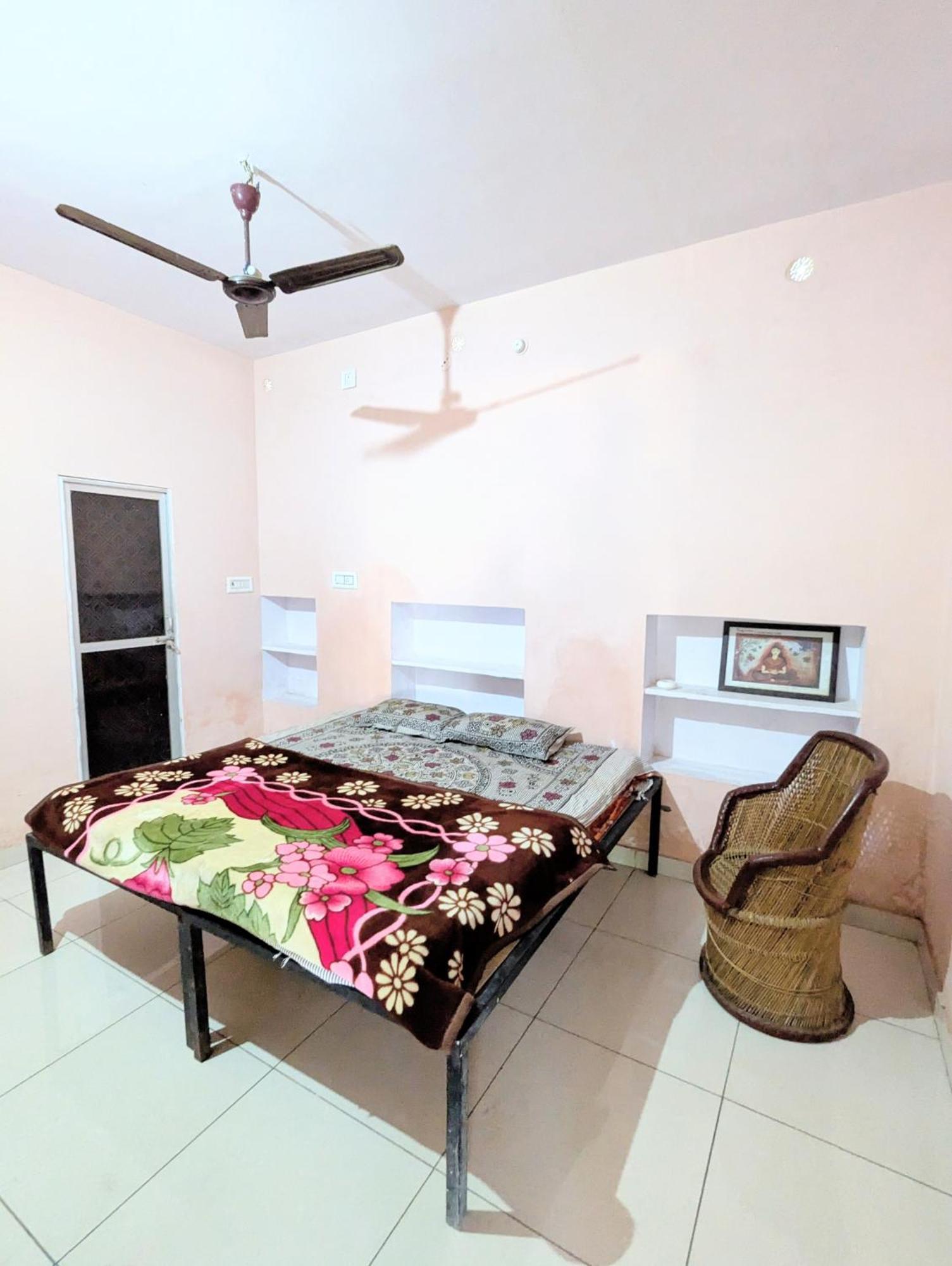 Hotel The Pushkar Flower Room photo