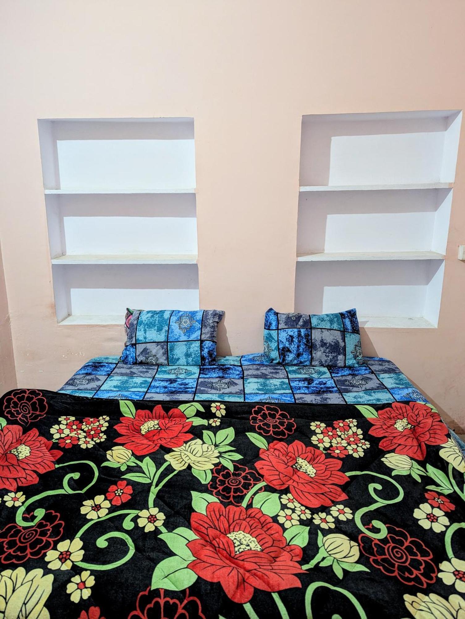 Hotel The Pushkar Flower Room photo